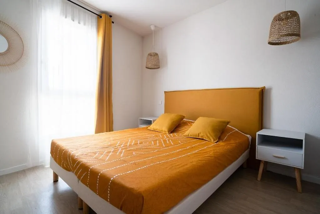 Joli Studio, Clim Proche Gare Et Centre Ville Lourdes 0*,  Francia